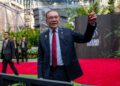 YAB Perdana Menteri, Dato' Seri Anwar Ibrahim menyambut ketibaan Presiden Republik Korea, Lee Jae Myung semasa Sidang Kemuncak ASEAN ke-47 di Kuala Lumpur. 27 Oktober 2025. FATH RIZAL/Pejabat Perdana Menteri.

NO SALES; NO ARCHIVE; RESTRICTED TO EDITORIAL USE ONLY. NOTE TO EDITORS: This handout videos may only be used for editorial reporting purposes for the contemporaneous illustration of events, things or the people in the visual or facts mentioned in the caption. Reuse of the videos may require further p
